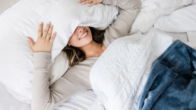 Ngủ đủ giấc là cách để giảm nguy cơ khô mắt