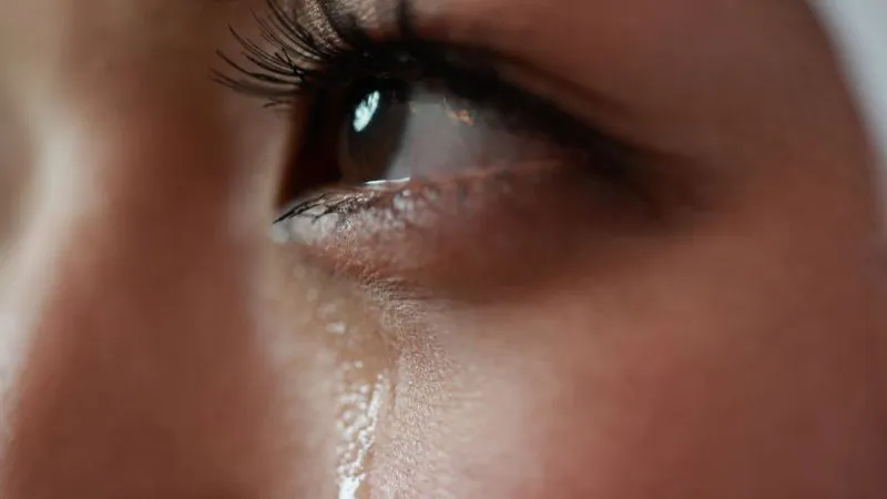 Nước mắt có thành phần tương tự như nước bọt